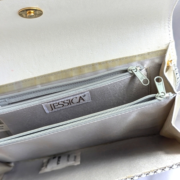 vintage metallic clutch - Picture 3 of 3